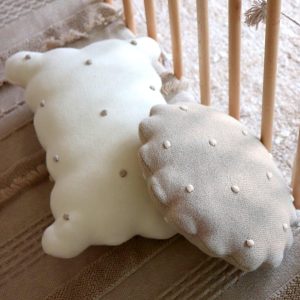 Knitted Cushion Biscuit Ivory