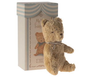 My first teddy - Sand